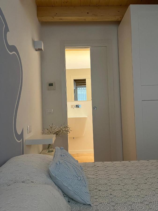 La Piccola Casa Al Lago - Intera Casa Con 3 Camere E 2 Box Salo Ngoại thất bức ảnh