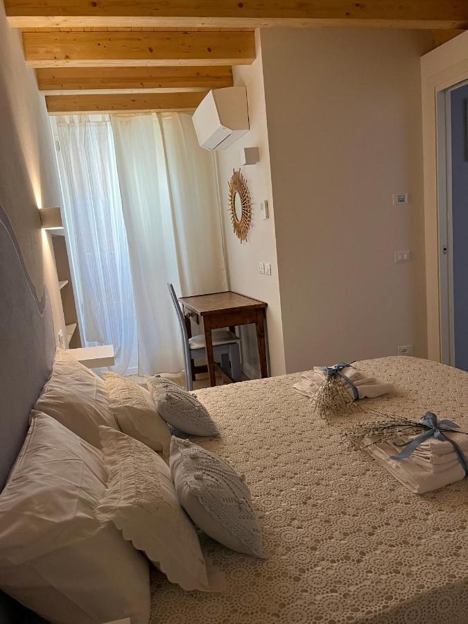 La Piccola Casa Al Lago - Intera Casa Con 3 Camere E 2 Box Salo Ngoại thất bức ảnh
